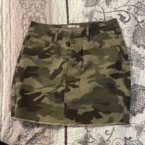 camo garage skirt